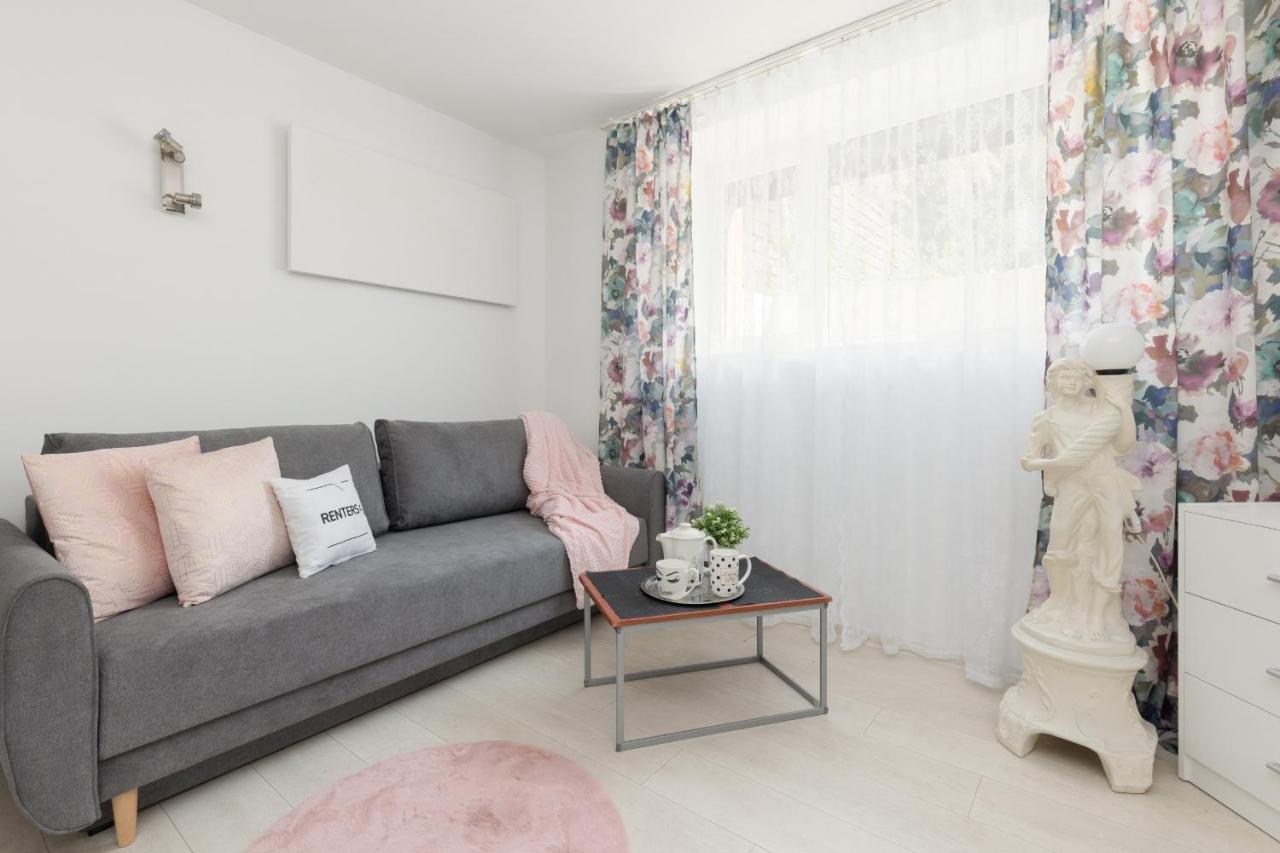 Affordable Underground Studio Near Pge Narodowy By Noclegi Renters Warschau Buitenkant foto